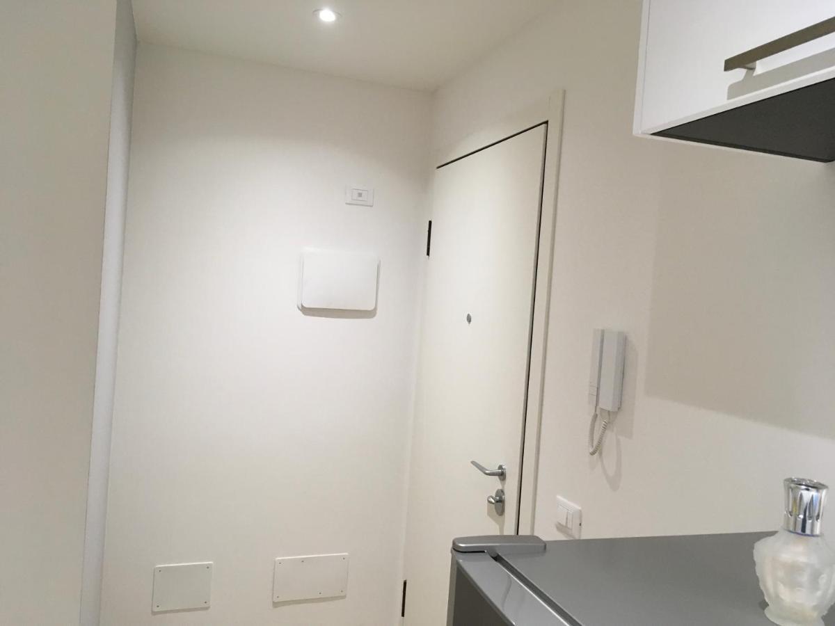 Appartamento Con Due Camere Da Letto E Free Park Verona Bagian luar foto