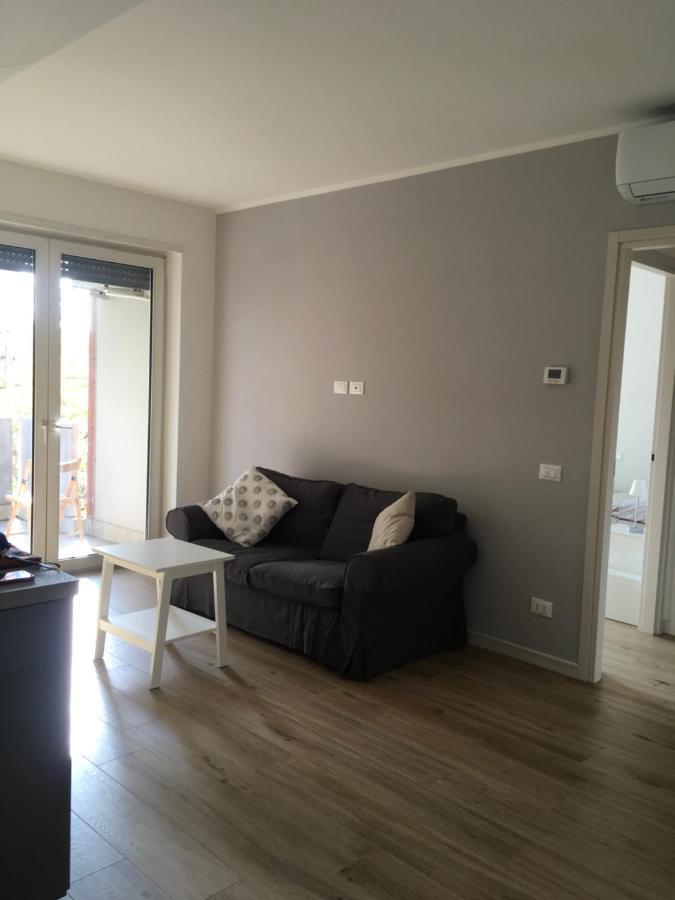 Appartamento Con Due Camere Da Letto E Free Park Verona Bagian luar foto